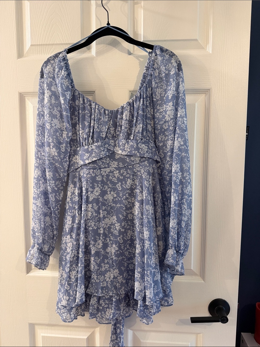 Francesca's Collections Blue Floral Long-Sleeve Mini Dress